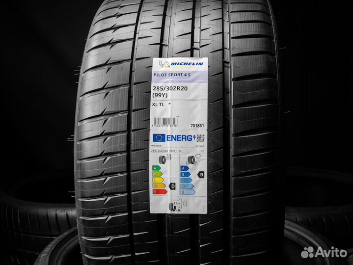 Michelin Pilot Sport 4 S 285/30 R20 и 295/25 R21