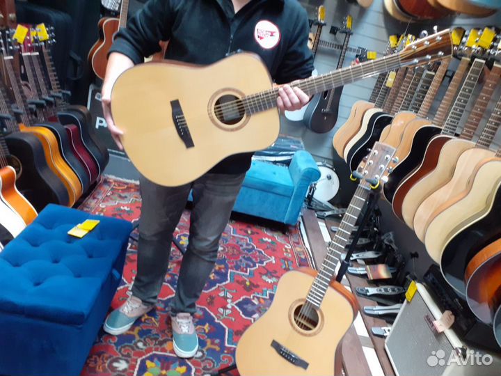 Трансакустическая гитара