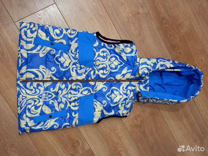 Одежда на девочку (жилетки)