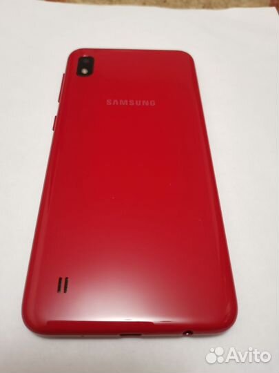 Samsung Galaxy A10, 2/32 ГБ