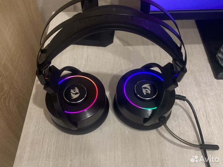 Игровые наушники