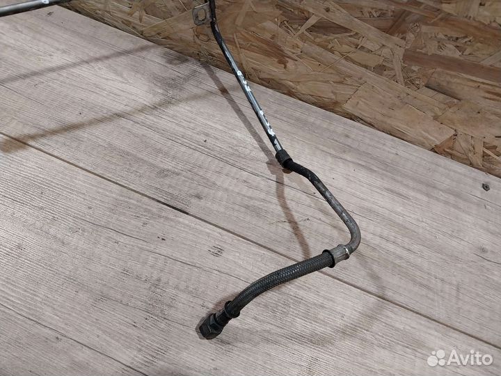 Трубка подачи масла на турбину Volkswagen Passat