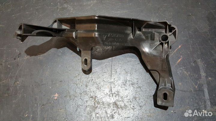 Кронштейн переднего бампера Porsche Cayenne 957