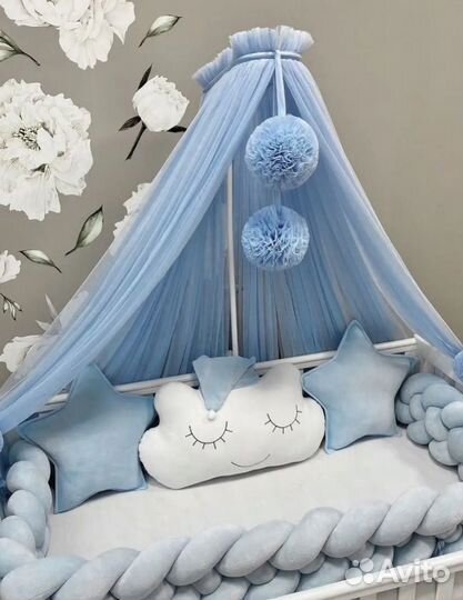 Балдахин на детскую кроватку голубой