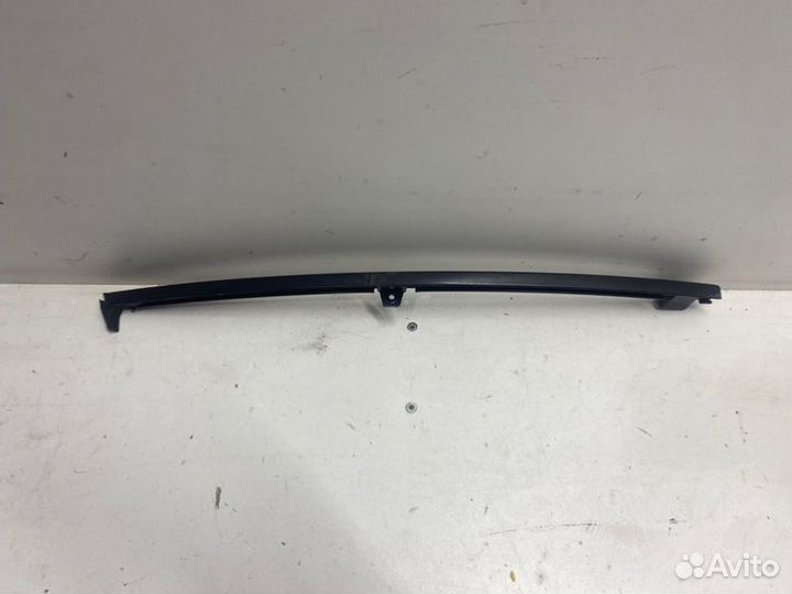 Направляющая стекла двери задняя правая Toyota