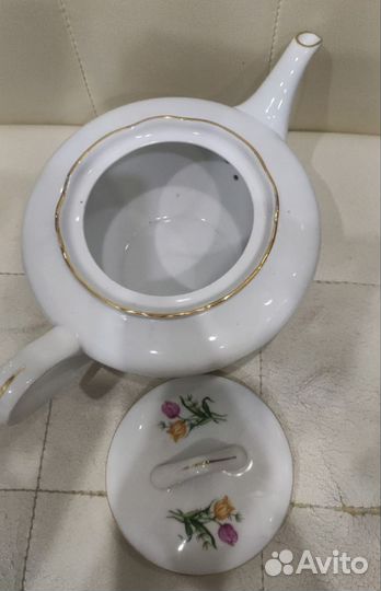 Чайник, молочник, сахарница. Фарфор. Чехословакия