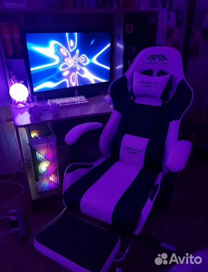 Компьютерное игровое геймерское кресло