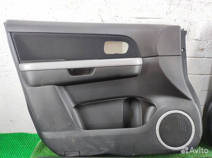 Обшивки дверей комплект Suzuki Grand Vitara 2010