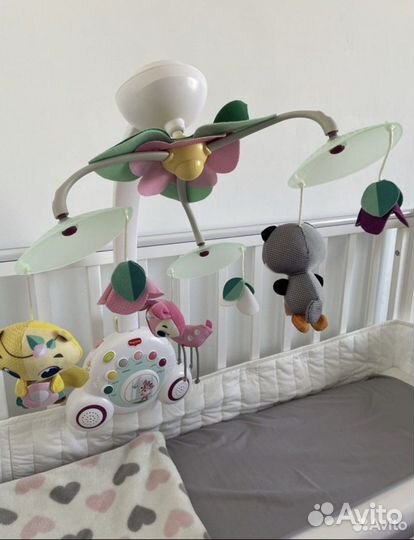 Музыкальный мобиль на кроватку