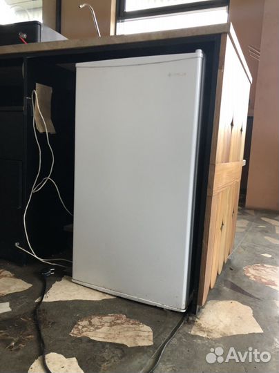 Холодильник dexp RF-sd090ma/W