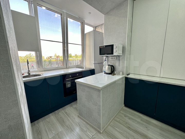 2-к. квартира, 43 м², 1/10 эт.