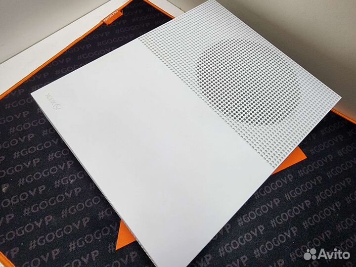 Xbox One S 500Gb + Xbox Games Pass Ultimate 2M