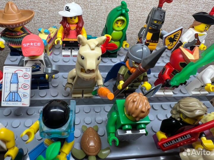 Lego minifigures 71027 20я серия