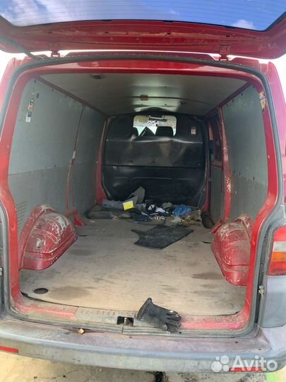 В разборе Volkswagen Transporter T5