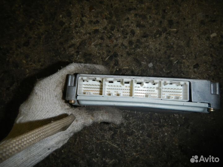 Блок управления двигателем для Toyota Avensis II