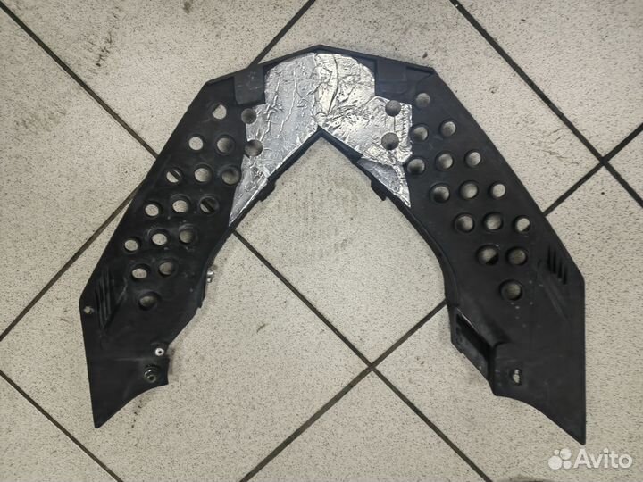 Решетка перед капотом BRP Lynx rave 600rs