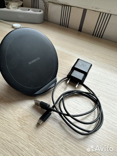 Беспроводная зарядка Samsung