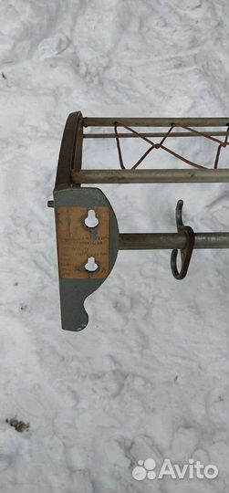 Вешалка настенная в прихожую