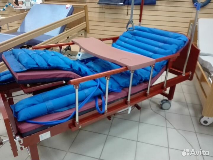 Медицинская кровать