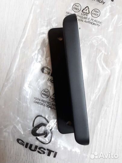 Мебельная ручка 100 мм черная