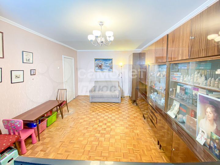 2-к. квартира, 57 м², 4/14 эт.