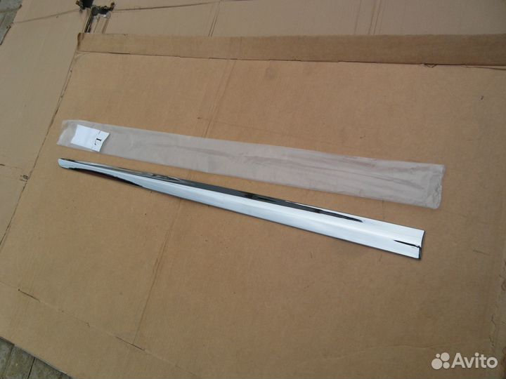 Хром молдинг двери передний левый Infiniti JX/QX60