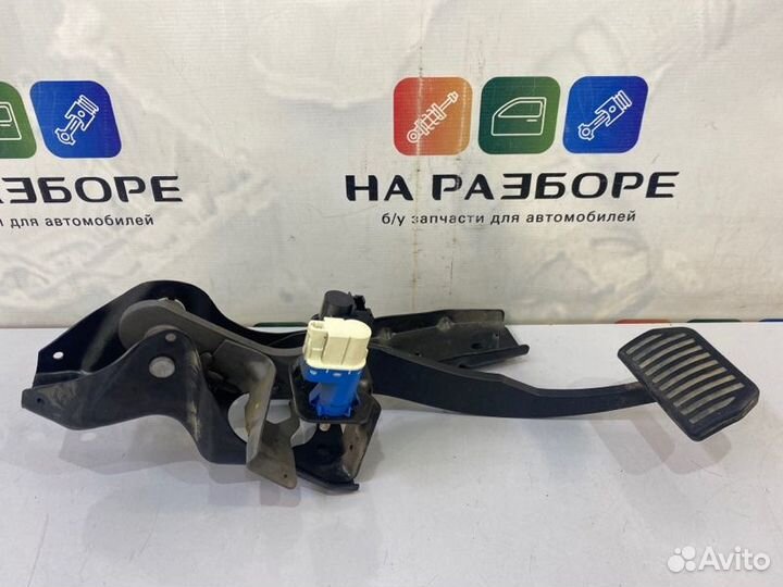 Педаль тормоза Land Rover Freelander 2 L359 B6324S