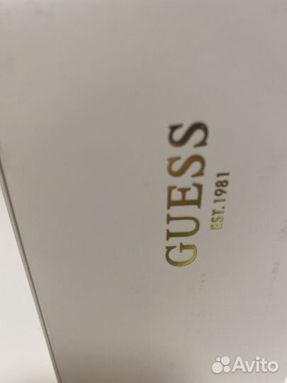Беспроводные наушники guess розовые