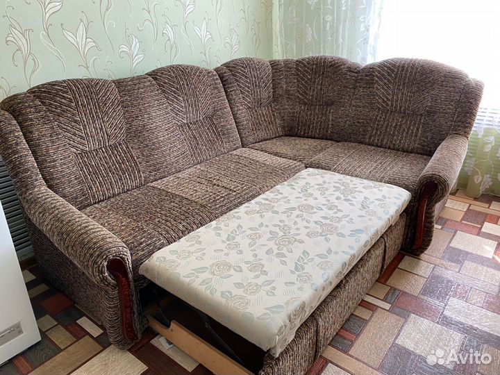 Угловой диван с креслом