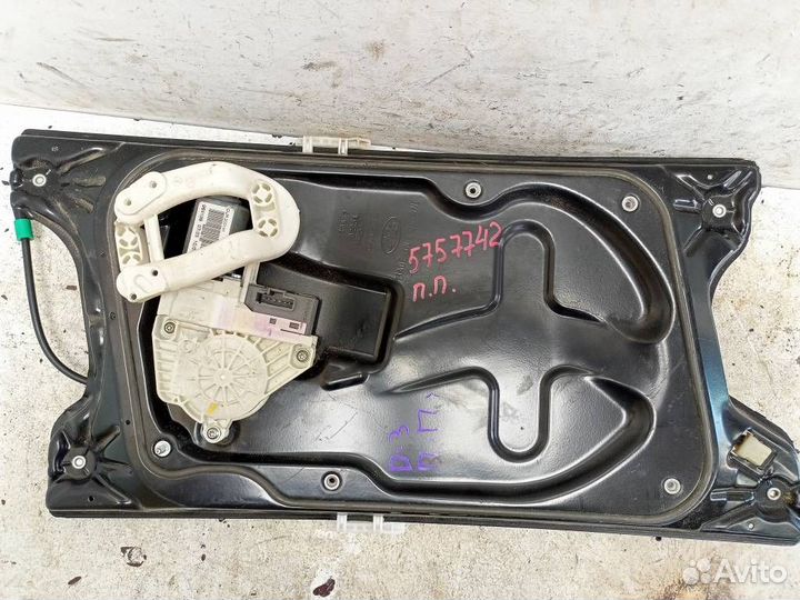 Стеклоподъемник электрический передний правый