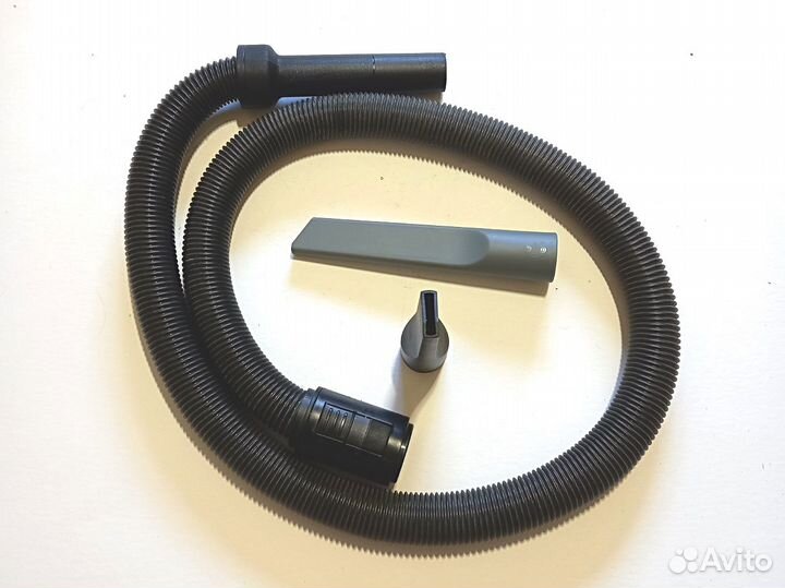 Шланг Karcher WD2 Plus и пять предметов