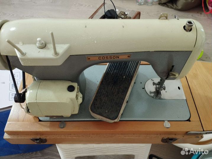 Швейная машина Чайка