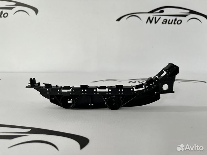 Honda Civic 4D крепление бампера правое 05-11