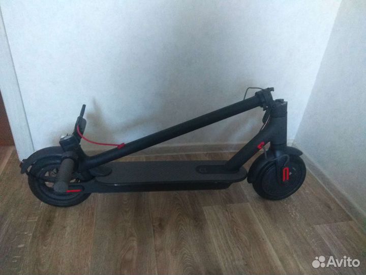 Электросамокат Xiaomi Mi Electric Scooter Pro