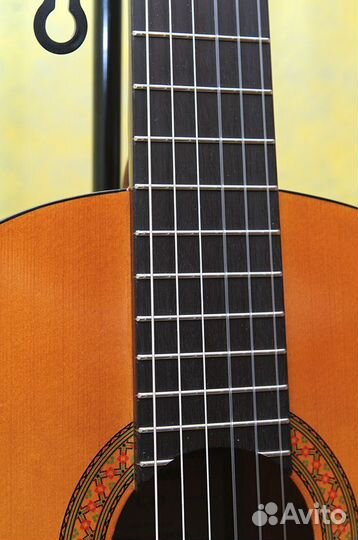 Классические гитара Yamaha