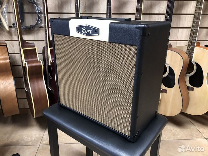 Комбоусилитель Cort CM30R BK 30 Вт