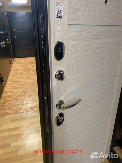 Дверь входная с зеркалом с бесплатной установкой