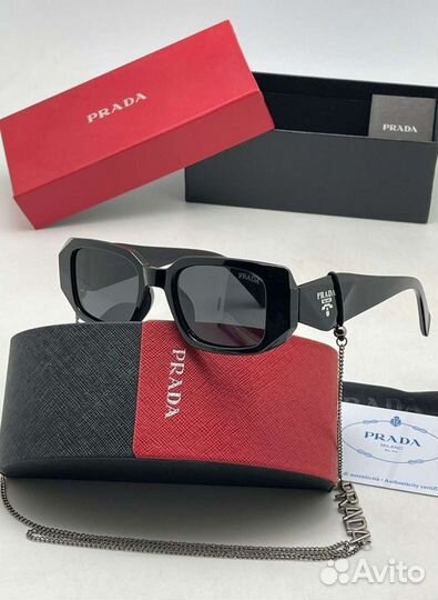 Солнцезащитные очки женские prada