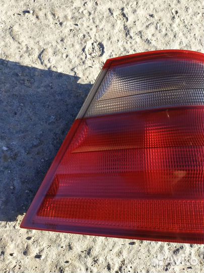 Фонарь задний правый наружный Mercedes CLK 208