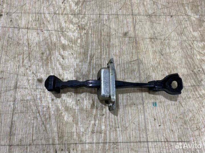 Ограничитель двери передний Mazda 3 BM 2013-2018