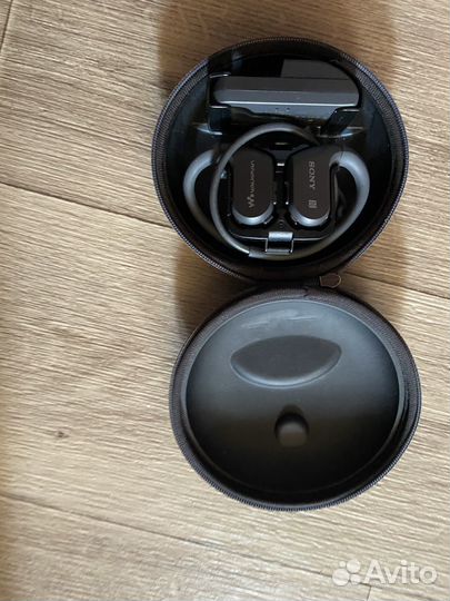 Плеер-наушники Sony NW-WS623