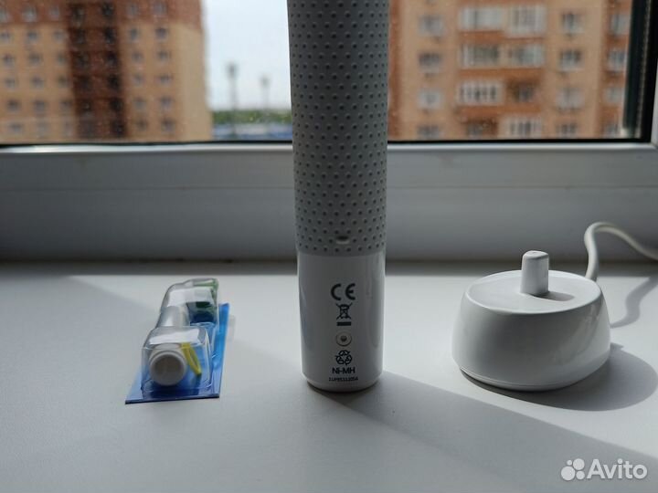 Электрическая зубная щетка Oral-B