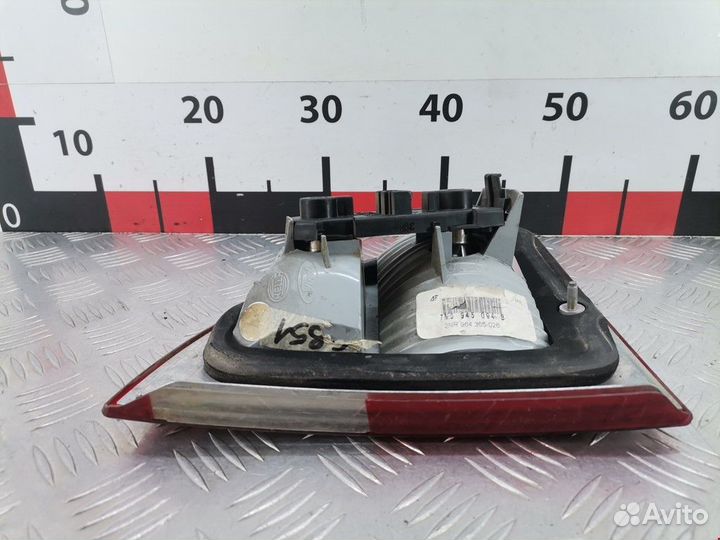 Фонарь крышки багажника правый Ford Galaxy 2000