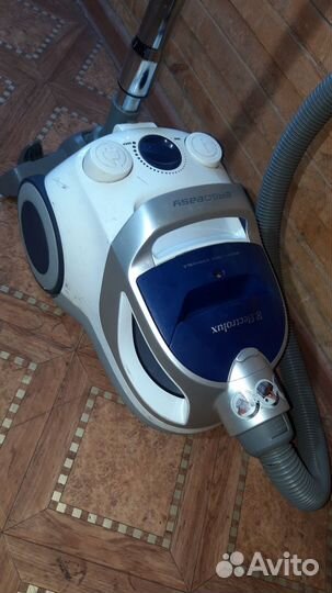Пылесос Electrolux ZTI7615