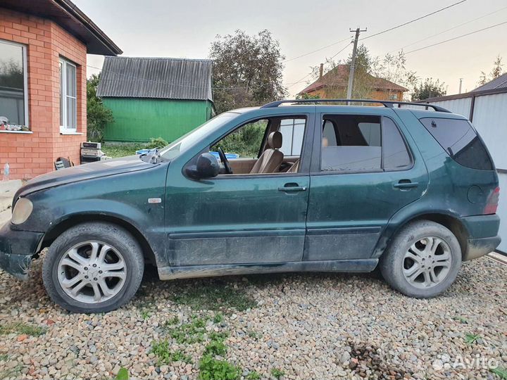 Крылья / Морда Mercedes ML320 Капот