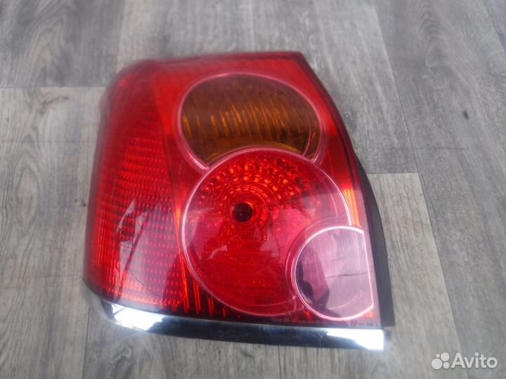 Фонарь левый №50 Toyota Avensis 2 лифтбек 2006