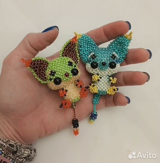 Игрушка амигуруми из бисера Ушастик