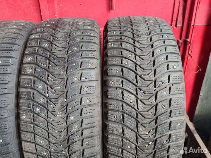 Michelin X-Ice North 3 235/45 R18