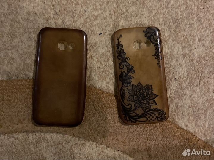 Чехлы на телефон