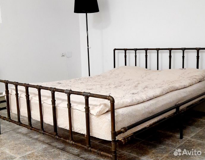 Кровать двухспальная